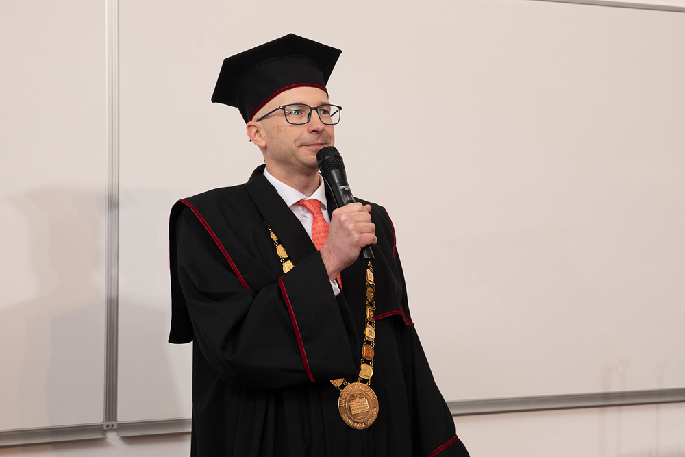 Prodekan za študijske zadeve, doc. dr. Andrej Ovca